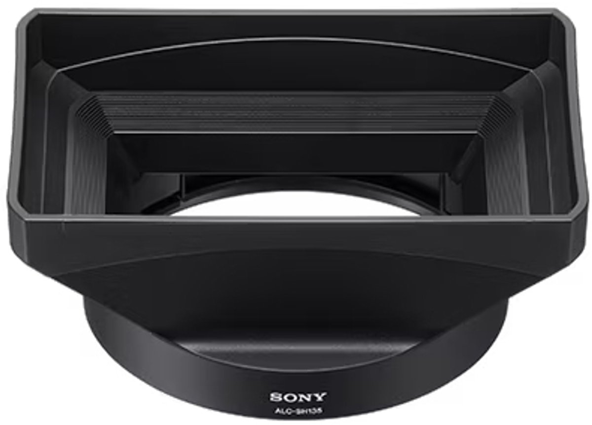 Lens hood for SELP28135G