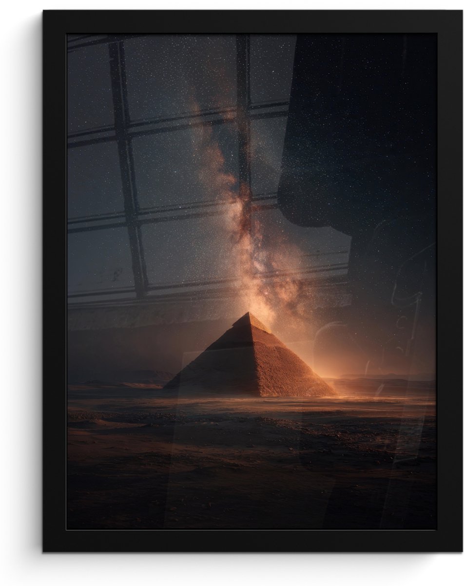 FrameYourWall Poster in lijst - Fotolijst 30x40 cm - Posters - Piramide - Woestijn - Licht - Posterlijst zwart - Decoratie - Wanddecoratie woonkamer - Muurdecoratie slaapkamer Piramide - Sterren