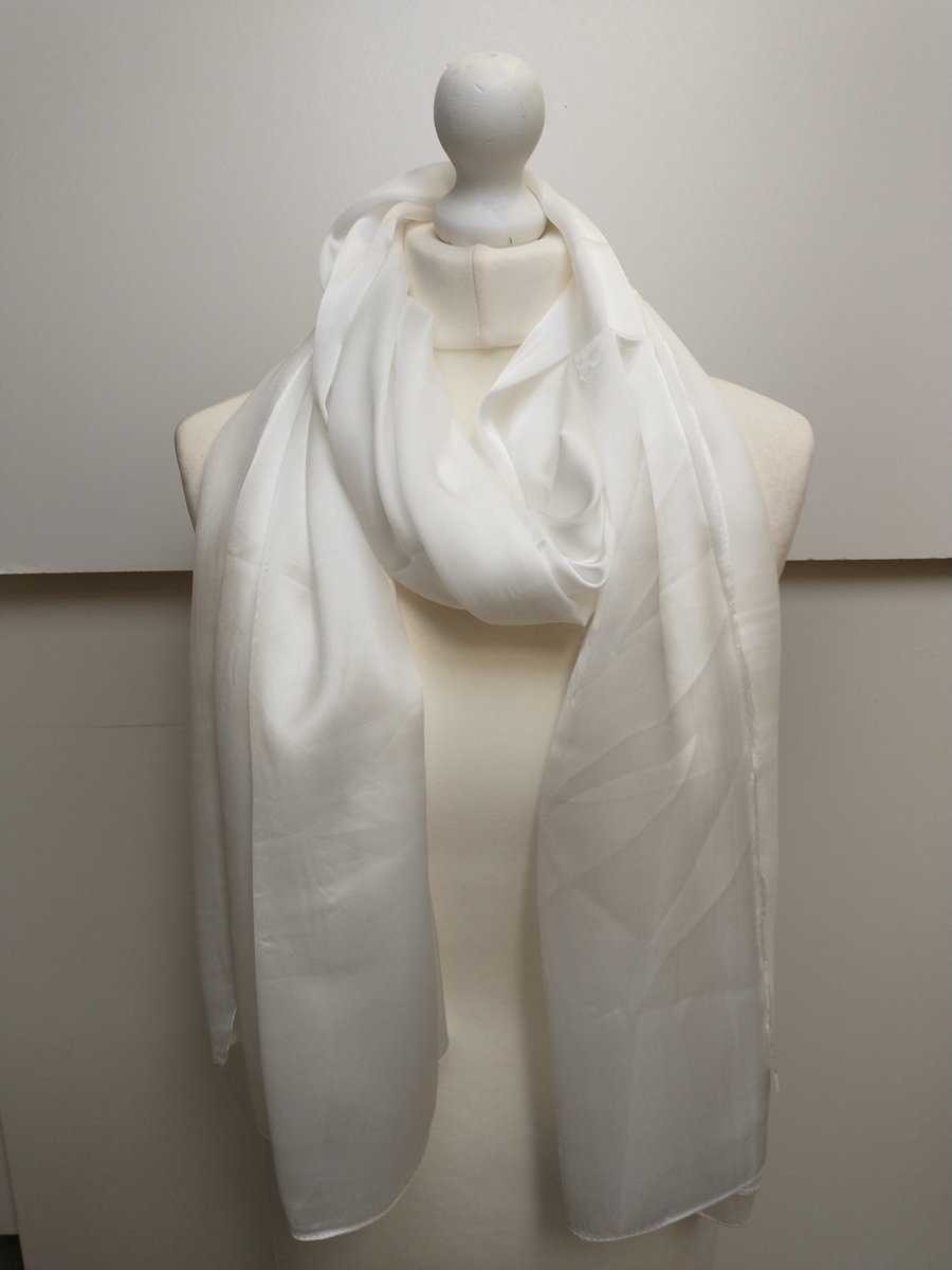 Lange glanzende dunne dames sjaal Marlina-effen ivoor wit-satijnlook-omslagdoek-stola