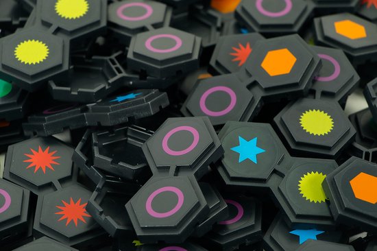 999 Games - Genius 3D - Tactisch abstract legspel -