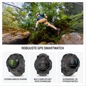 Man springt over rotsen in bos, draagt Garmin smartwatch. Levendig AMOLED-scherm, multi-band GPS, gezondheids- en fitheidsfuncties.
