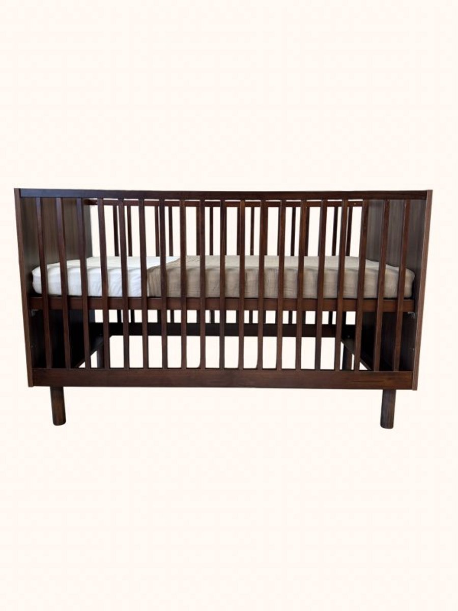 The Baby Supply Lino - Complete Babykamer Set Walnoot - Meegroeibed 70×140 + Commode – foto 5