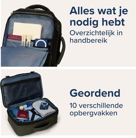 Open olijfgroene rugzak met notitieboek, paspoort, pennen en powerbank. Een andere tas is geopend met kleding en paspoort.
