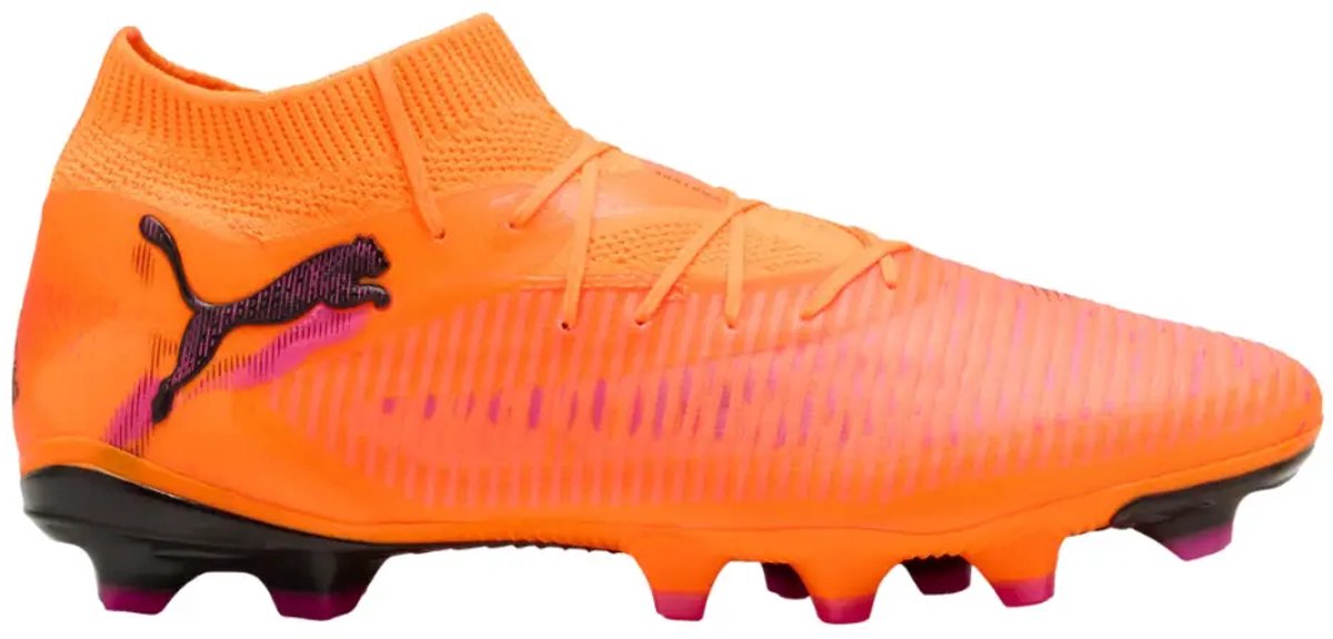 Puma future 8 pro fg/ag in de kleur oranje.