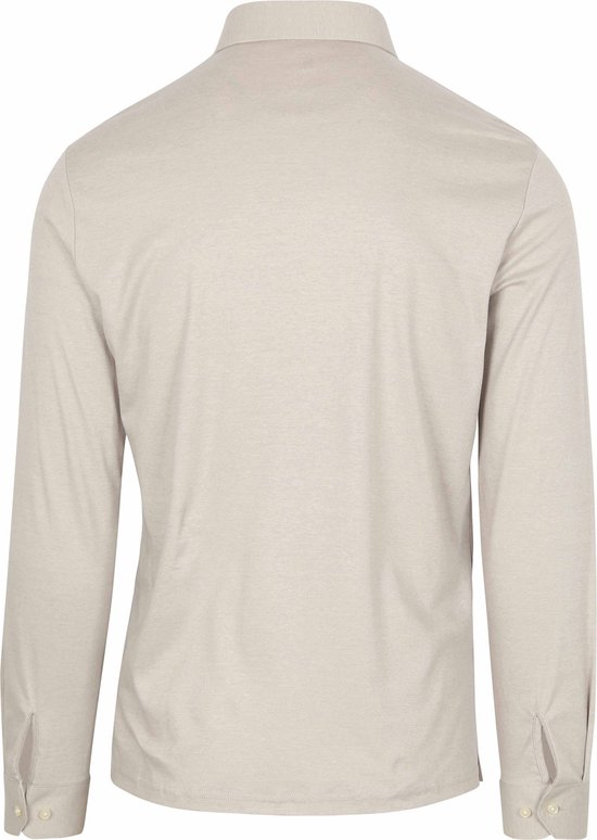 Beige longsleeve poloshirt van Desoto, met de rug naar de camera.