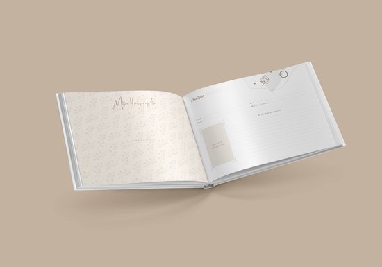 Open boek met beige patronen en tekst 'Mijn Kleuter'$. Rechts een blanco pagina met lijntjes en een vak voor een foto.