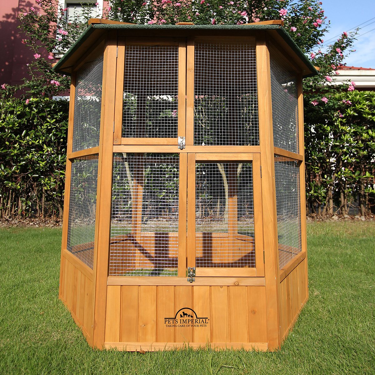 LotaHome - Vogelkooi - Volière - Vogelhuis - Weerbestendig - Dierenverblijf voor Vogels - Vogelverblijf - Papegaaienkooi - Parkietenkooi - Met Dakleer en Sterk Gaas - Veilige en Comfortabele Leefomgeving - Vurenhout - Bruin - 106x122x160cm thumbnail 7