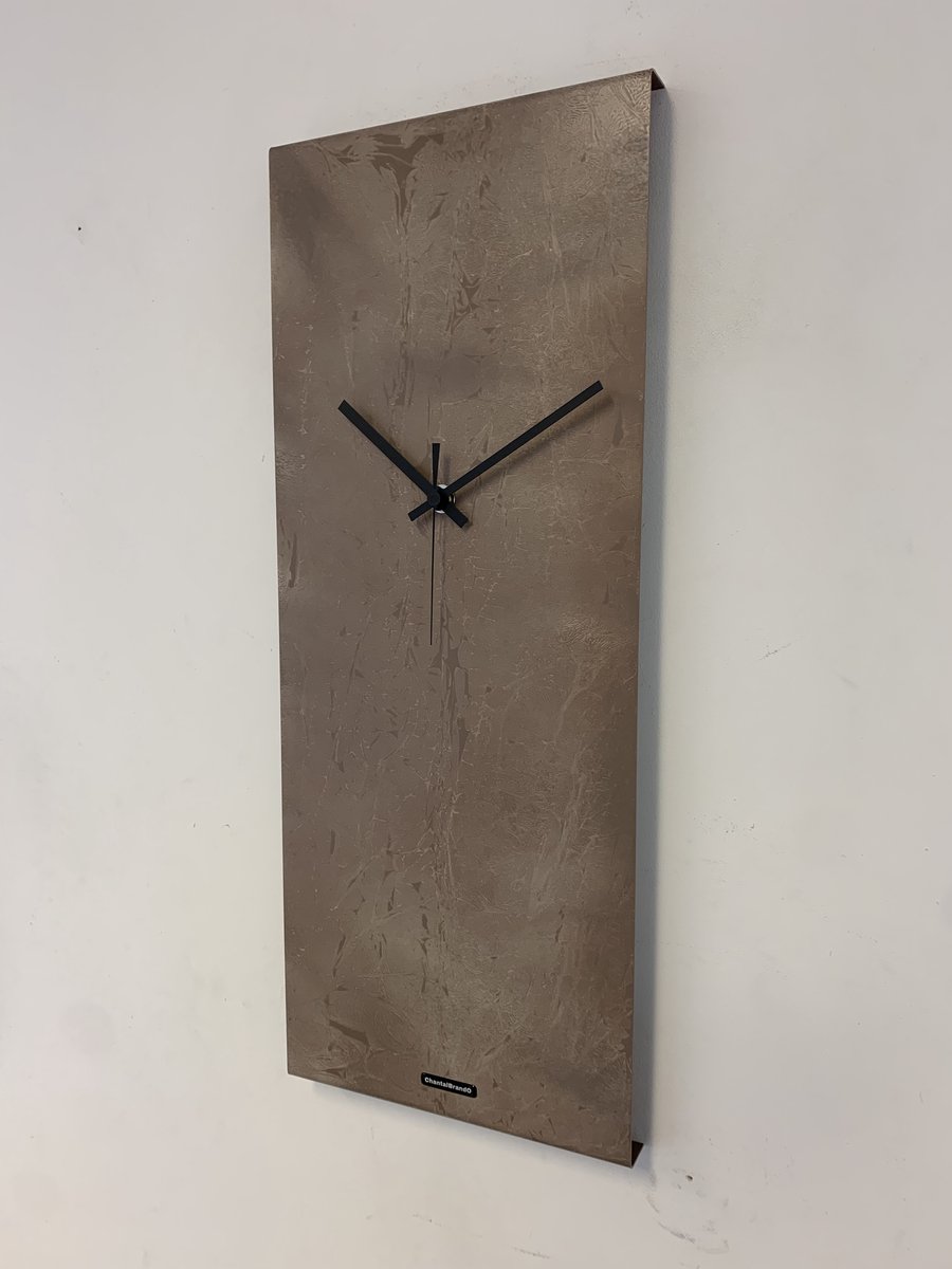 MOSACLOCK SIROCCO XL Wandklok Modern Industrieel Design in de kleur bruin / beige