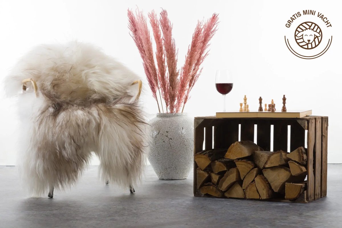 IJslandse bruin witte moeflon schapenvacht - bruin wit schapenvel -langharige decoratieve vacht - schaapsvacht stoel bank - bedeinde vloer slaapkamer bed - camperstoel camping