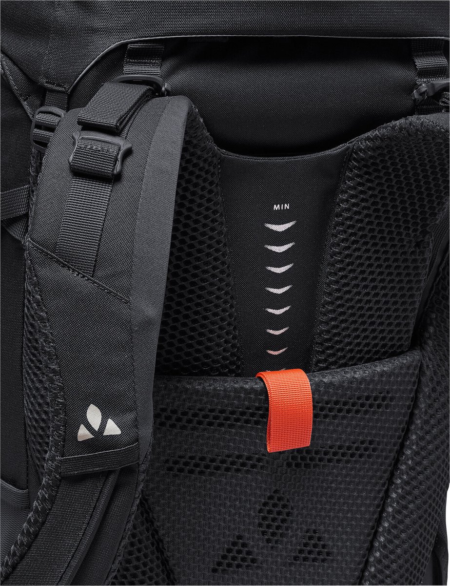 Vaude Asymmetric 52+8 Backpack Zwart