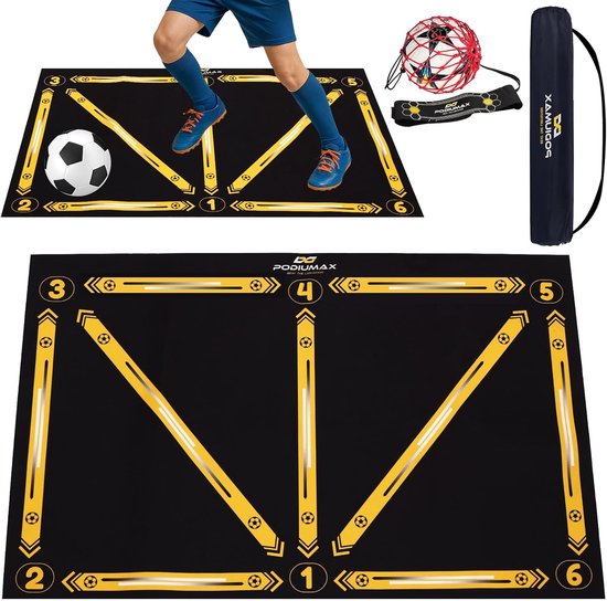 Montage van de PodiuMax voetbal trainingsmat met accessoires: mat, band, balnet en draagtas.