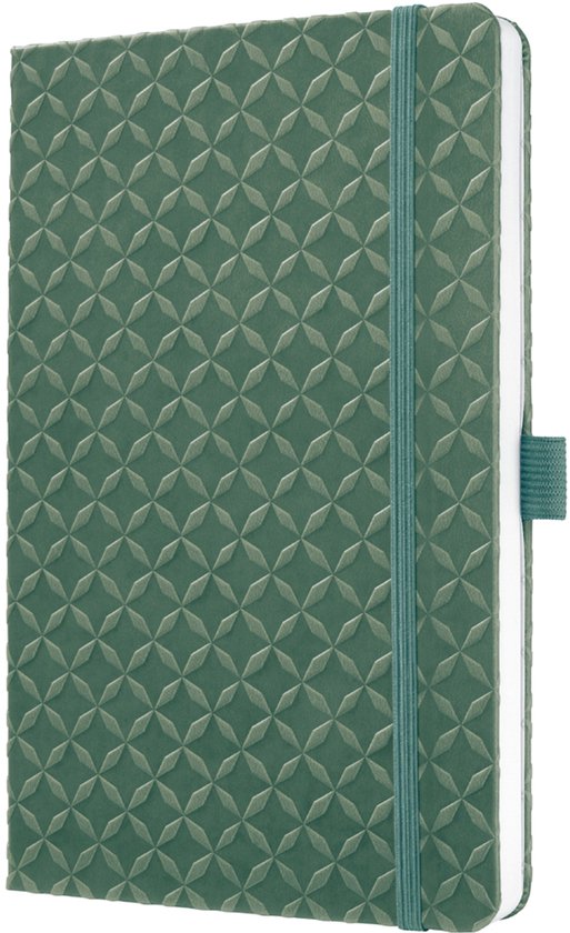 Een groen notitieboek met een reliëf geometrisch patroon en een bijpassende elastische band.