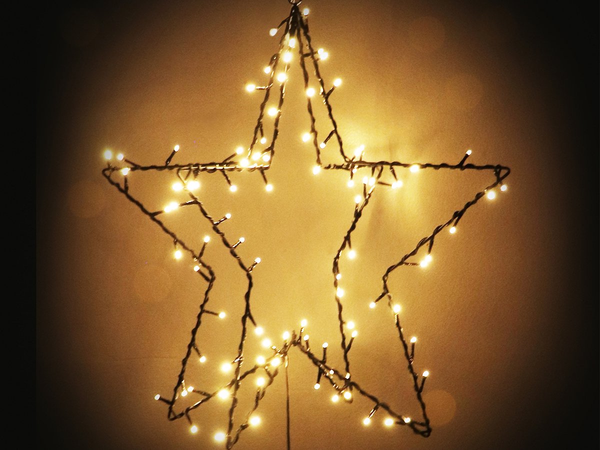 by Mooss - Kerstverlichting - Ster - 58 x 58 x 56 cm - 90 led - Warm Wit - op Batterijen Timer - Buitenverlichting - Decoratieve Verlichting - Ophangbaar