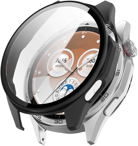 Zwarte hoes met transparant scherm wordt geplaatst over een zilveren en zwarte smartwatch met bruine en witte wijzerplaten.