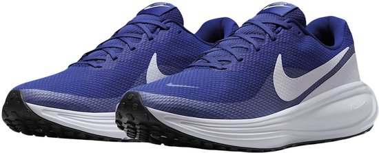 Nike nike revolution 8 de couleur bleu.
