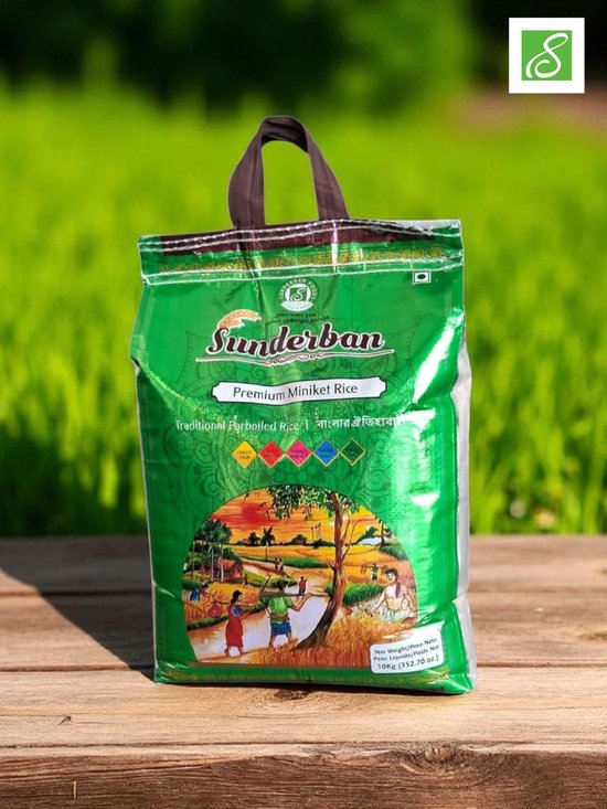 Sac de riz Sunderban Premium Miniket de 10kg avec une scène rurale traditionnelle du Bengale.