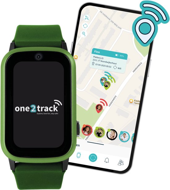 Groen one2track horloge naast een smartphone met een kaartweergave.