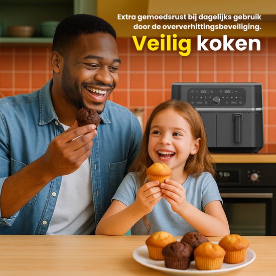 Vrolijke vader en dochter genieten van muffins, met de dubbele heteluchtfriteuse op de achtergrond.
