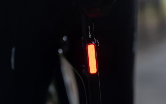 BBB Cycling SignalBrake Achterlicht Fiets met Remlicht - 80 Lumen - USB Oplaadbaar - IPX7 Waterdicht - Brandtijd: 41 uur - Fietsverlichting Racefiets & Mountainbike - BLS-256 van BBB Cycling — afbeelding 4