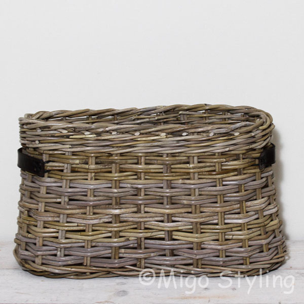 MigoStyling - Vensterbankmand - Plantenmand - Met leren riem - Met plastic - Riet - Rotan - Hoogte 30 cm