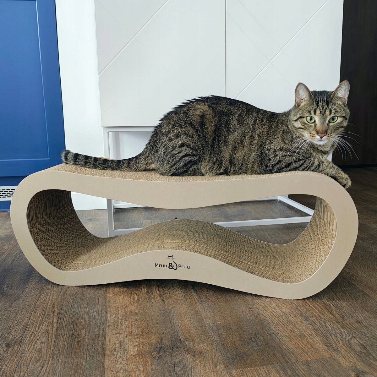 Mruu&Pruu GROOT KATTENKRAASBED Kattenmand Krabplank Krabpaal Karton Krabmand Kattenbed 78x28x24 cm CAPPUCINO thumbnail 5