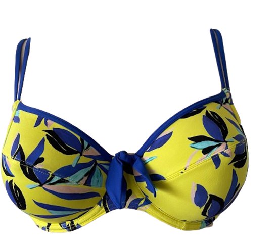 Gele bikinibovenstuk met tropische print van blauwe en roze bladeren. Het middenstuk heeft een blauw strikje en blauwe biezen.