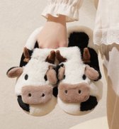 Unisex Cartoon Koe Pluche Slippers - Warme Antislip Binnen Schoenen voor Mannen en Vrouwen - Maat 42-43 - Comfortabele Katoenen Pantoffels en Sloffen voor Thuis