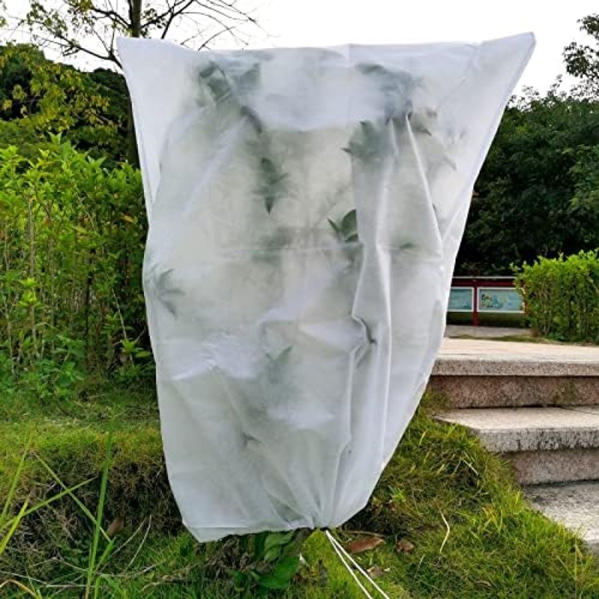 PromoHome 2 stuks winterbeschermhoezen voor planten - Ademend vliesmateriaal - 100 x 80 cm