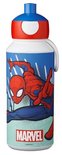 Gourde Mepal avec Spiderman en action sur fond bleu et blanc avec le logo Marvel.