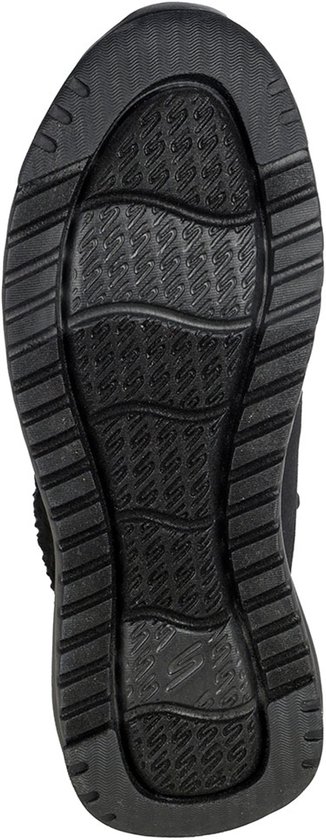 Zool van een zwarte Skechers laars met profiel en een ingewerkt Skechers logo.