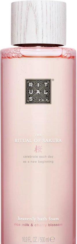 Rituals Sakura badschuim 500ml, in een roze fles met witte dop, op zwarte achtergrond.