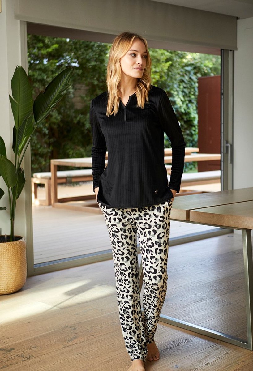 Barandi Damespyjama "Adina" – Zachte Velours – Zwart Shirt & Panterprint Broek - S