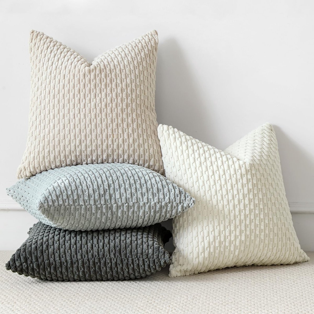 Unyqoos Set van 4 zachte corduroy kussenslopen voor stijlvolle woondecoratie natuurlijk