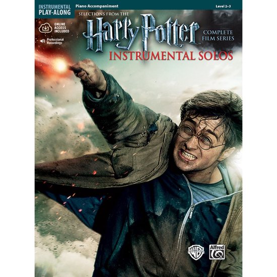 Partition de musique Harry Potter Instrumental Solos Complete Film Series, avec Harry esquivant un dragon.
