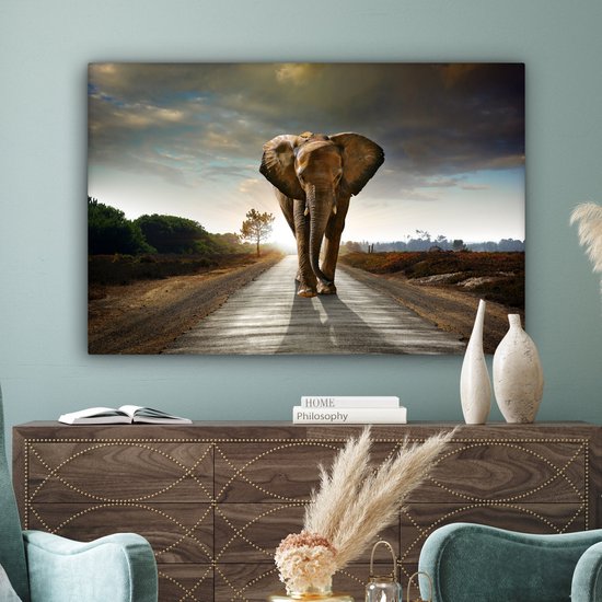 OneMillionCanvasses - Toile - Éléphant - Route - Arbres - Décoration murale - 140x90 cm - Peinture sur toile - Toile sur toile