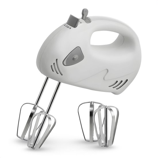 Witte handmixer met ergonomisch handvat, 2 RVS gardes en extra gardes ernaast.