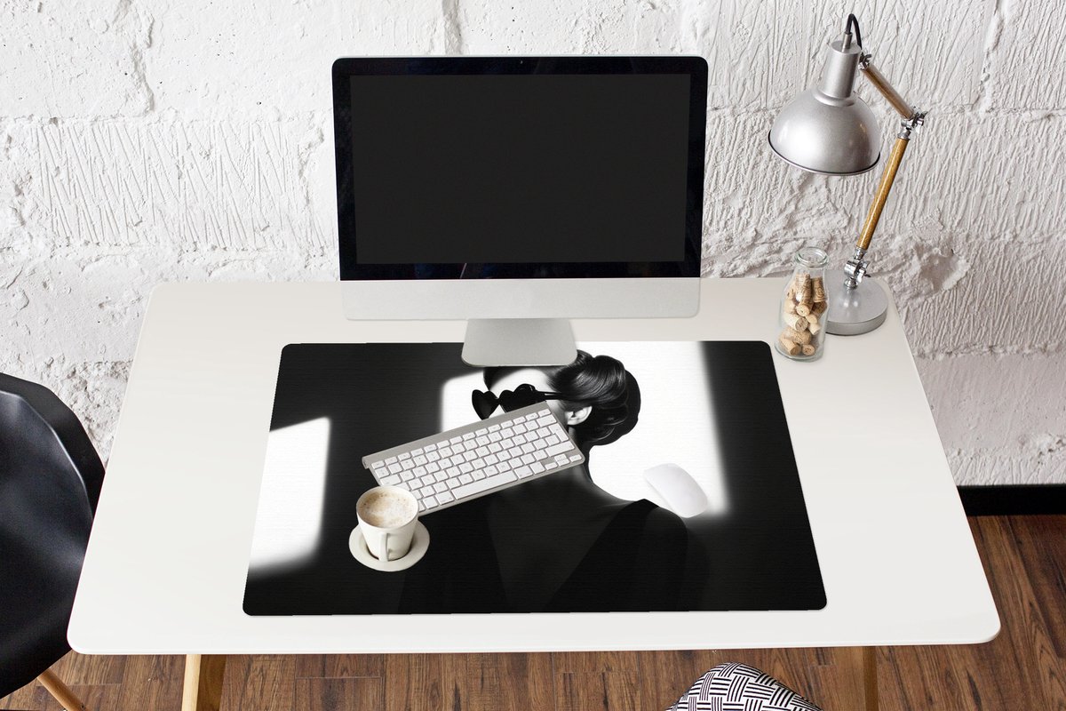 Muismat XXL 90x60 cm - Bureau onderlegger - Bureau mat Vrouw - Zwart - Hart - Bureaumat - Gaming mousepad xl - Bureaulegger groot - Computer deskmat