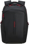 Zwarte rugzak met rood Samsonite logo, rode ritsen en rode stiksels.