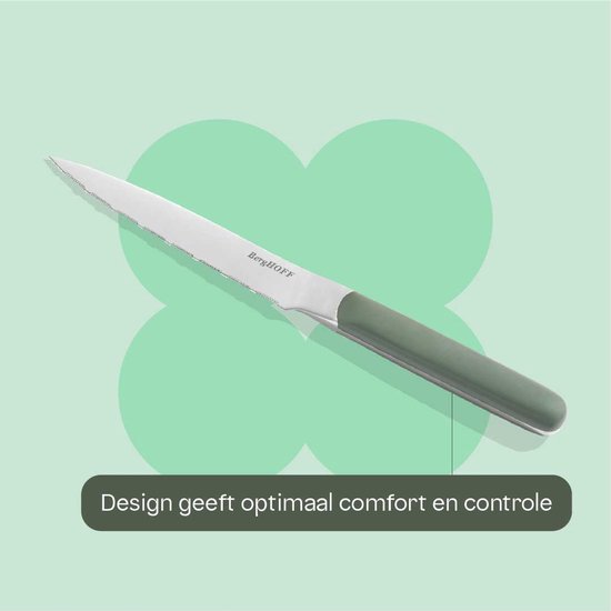 Een BergHOFF kartelmes met zilverkleurig lemmet en khaki handvat, op groene achtergrond.