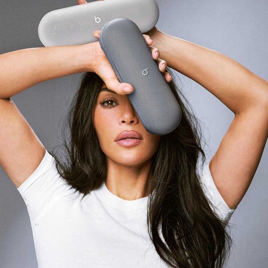 Beats Pill x Kim Kardashian Bluetooth Speaker - Gen3 - Light Gray van Beats — afbeelding 4