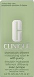 Doosje Clinique Dramatically Different Moisturizing Lotion+ met pomp, voor zeer droge tot gecombineerde huid, 125 ml.