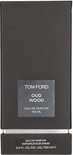 Zwarte, getextureerde kartonnen verpakking van Tom Ford Oud Wood Eau de Parfum 100 ml.