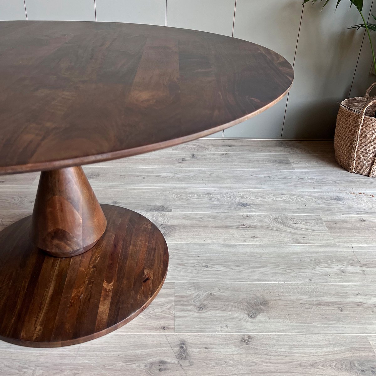 Old Inn Eetkamertafel Mango Rond Walnoot 140cm