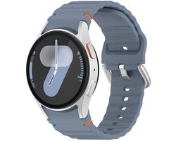 Siliconen wave bandje - geschikt voor Samsung Galaxy Watch 7 (40 & 44mm) / Watch 6 (Classic) / Watch 5 (Pro) / Watch 4 (Classic) / Watch FE - zilveren gespsluiting - blauw