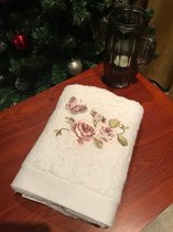 2 Stuks Witte Bamboe Handdoek Geborduurd met Roos & Vlinder 70x140 cm