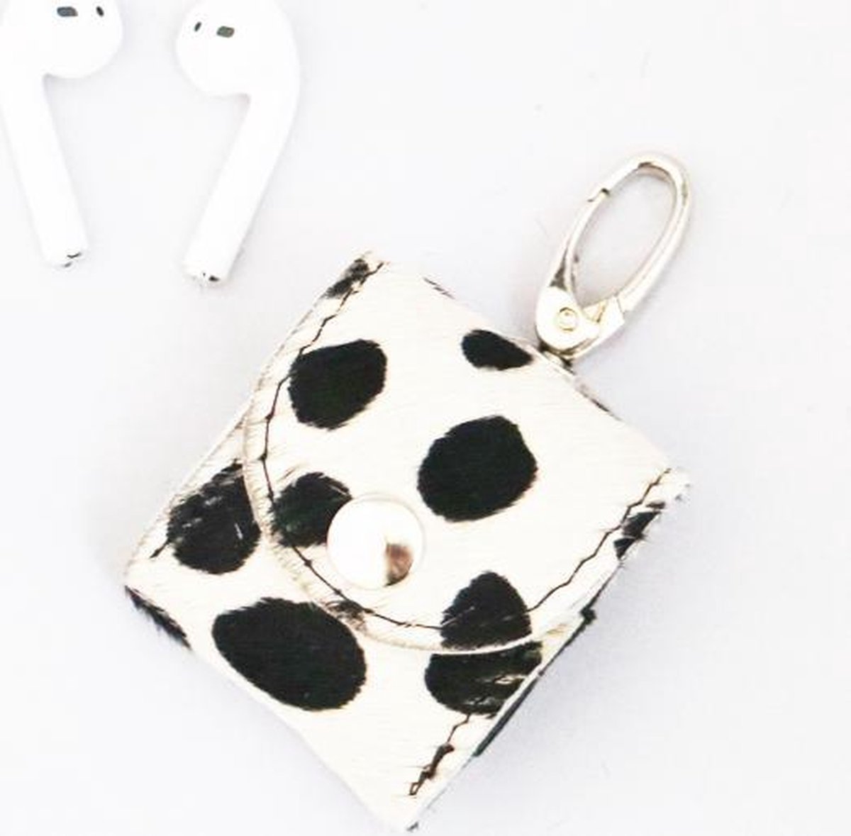 Airpods case 'Macy' leer grote cheetah/dalmatier - Airpods hoesje - cases