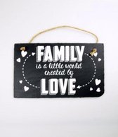 Plaque murale en ardoise - avec énonciation: FAMILY is a little world created by LOVE - Plaque de texte
