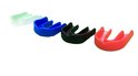Vier gebitsbeschermers in het groen, blauw, zwart en rood.