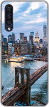Geschikt voor Samsung Galaxy A50 hoesje - New York - Brooklyn Bridge - Boot - Siliconen Telefoonhoesje