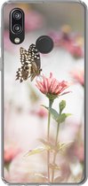 Geschikt voor Huawei P20 Lite (2020) hoesje - Vlinder - Bloem - Roze - Siliconen Telefoonhoesje